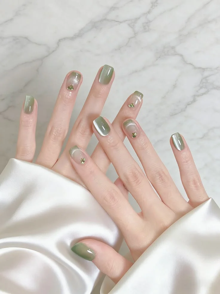 mẫu nail ngắn xinh